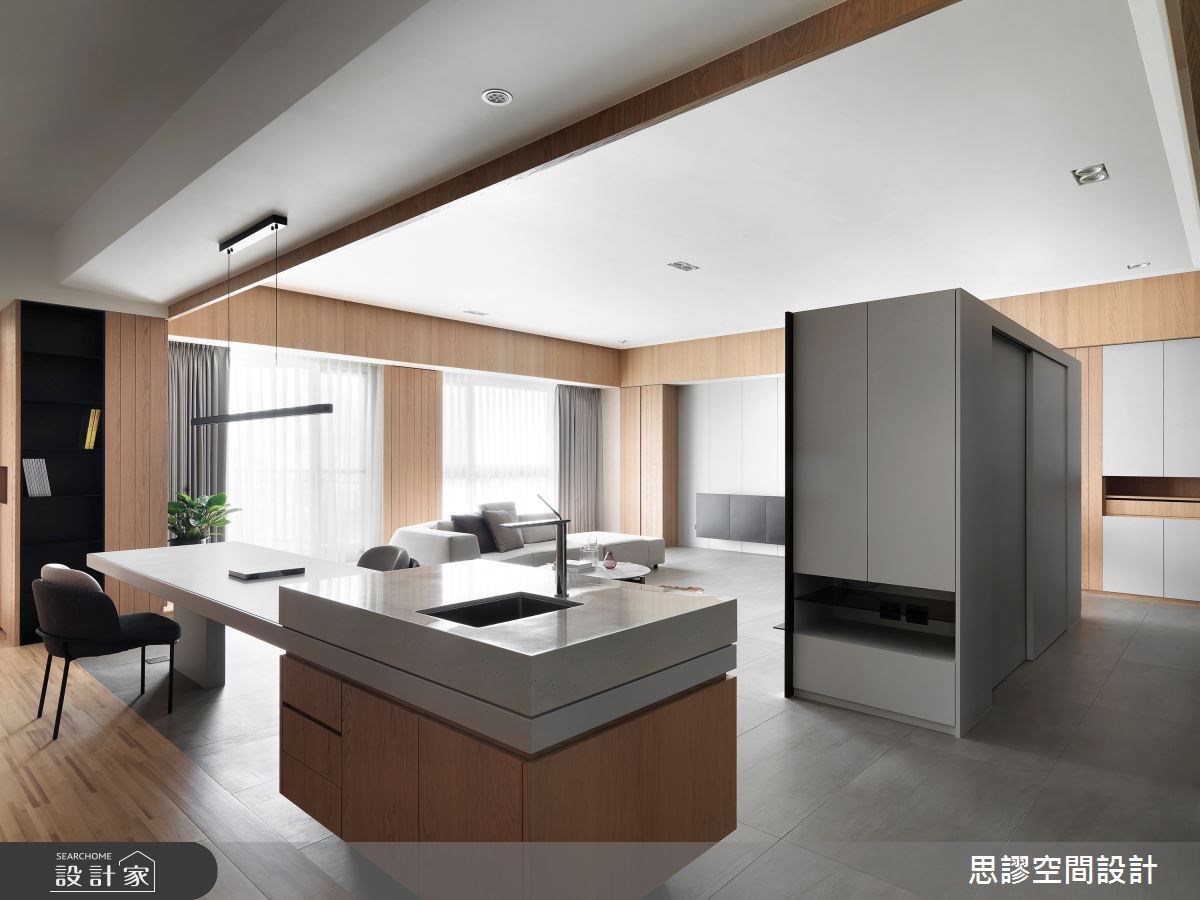 50 坪的毛胚屋基地擁有挑高 330cm的屋高優勢加上稍長