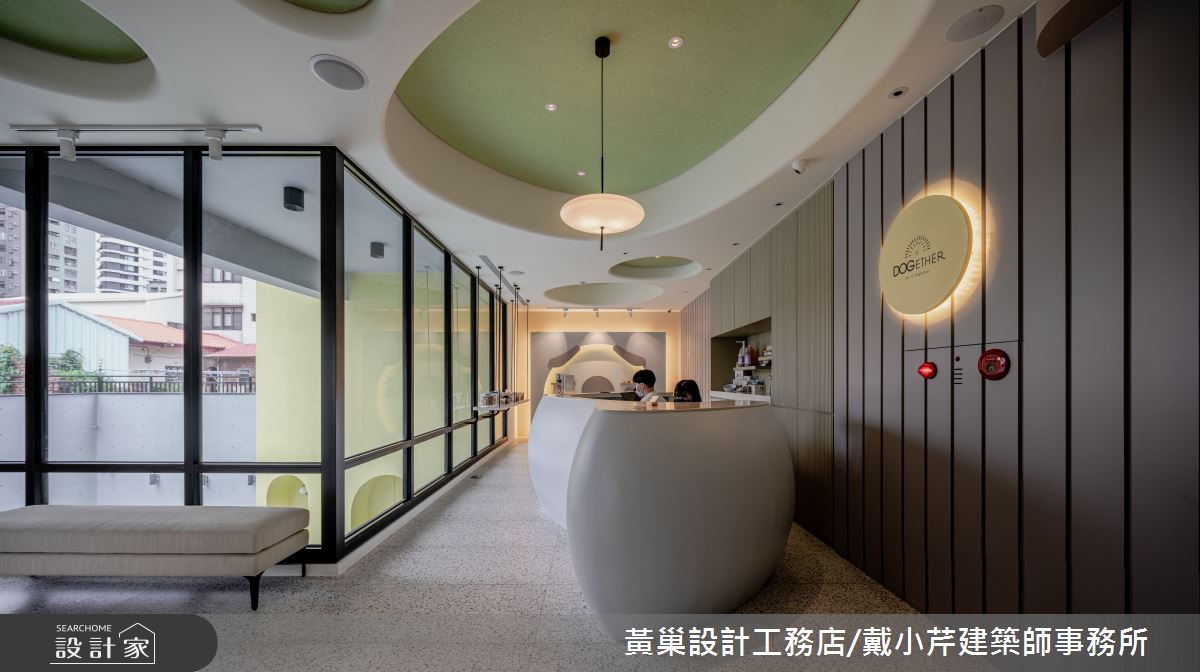 擁有建築師資格的黃建華設計師,善於土地規劃、建築設