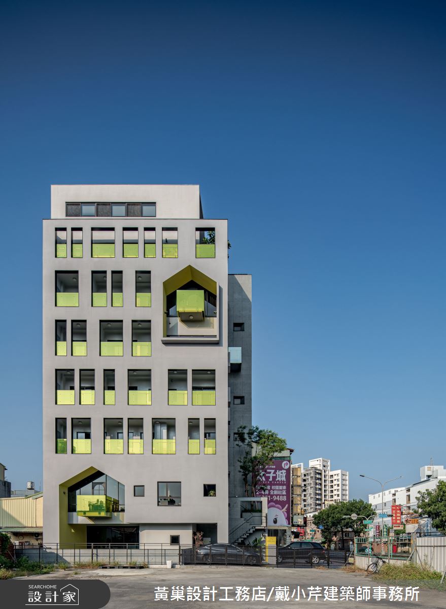 擁有建築師資格的黃建華設計師,善於土地規劃、建築設