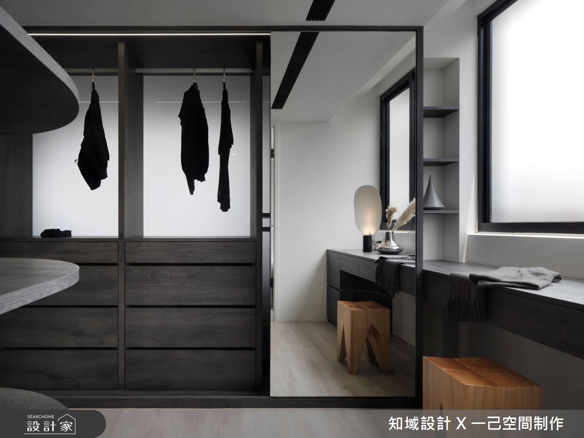 室內45坪的老屋,原為辦公空間要改為住宅,格局與管線
