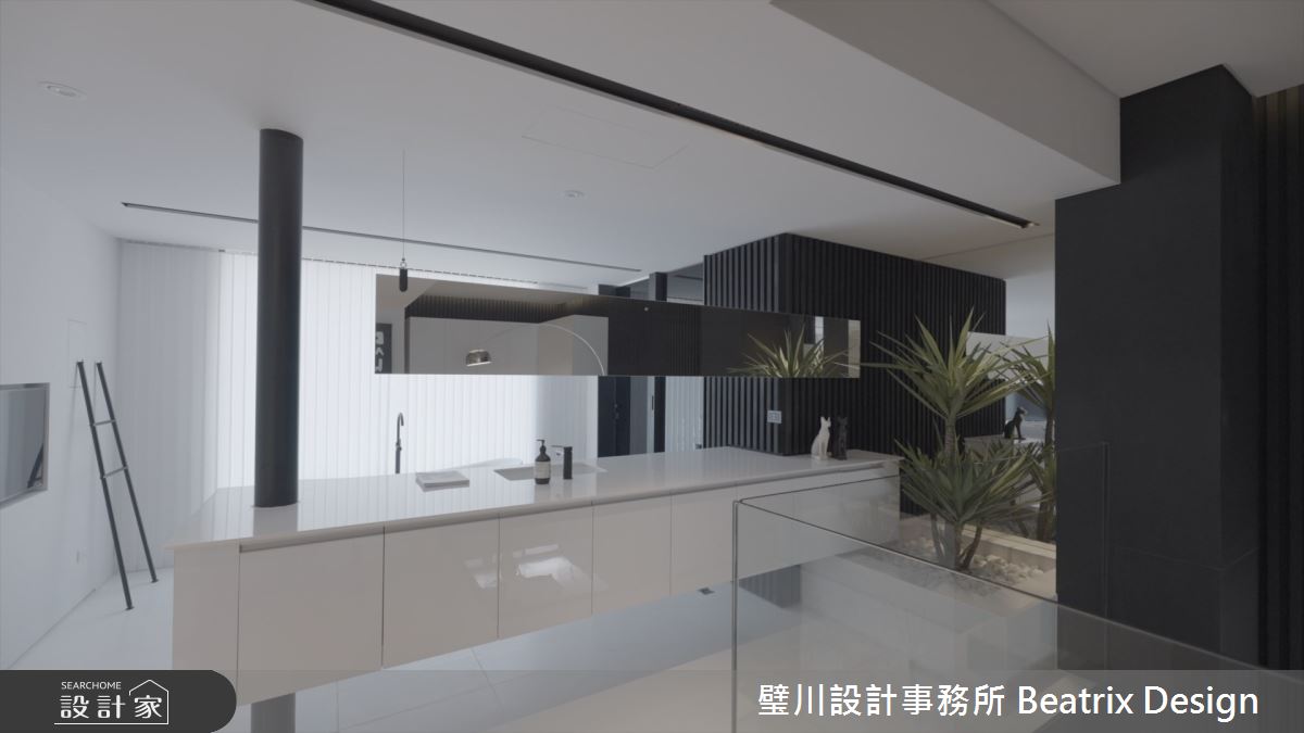 每天起床,俯瞰臺北盆地、眺望基隆嶼,是屋主 Jack 夫