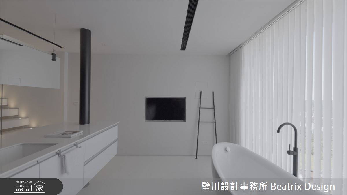 每天起床,俯瞰臺北盆地、眺望基隆嶼,是屋主 Jack 夫