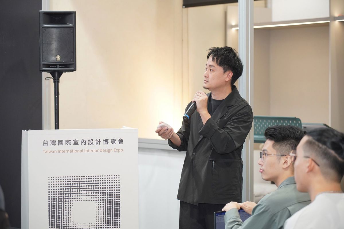 林洺陞於現場解析9坪住宅設計策略,從收納、動線到變形家具配置,示範如何在有限尺度中整合居住所需機能。