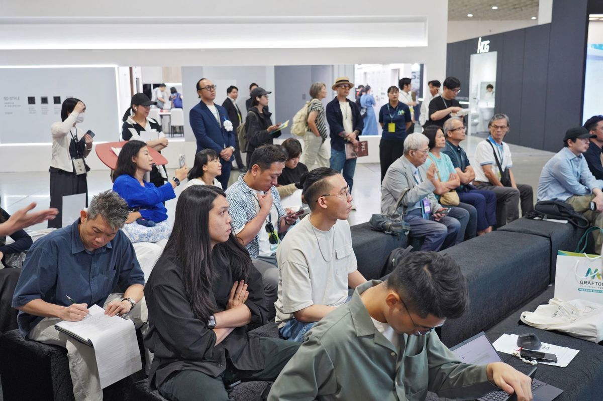 論壇現場交流熱絡,與會者專注聆聽數位製造、小宅趨勢與居住創新等議題,共同探索室內設計產業未來發展方向。