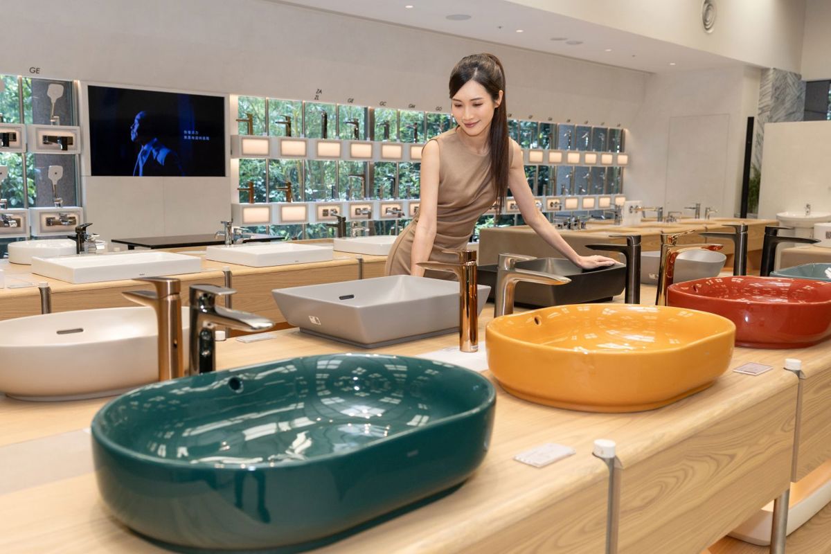 台北品牌旗艦館陳列出更完整的絢彩系列臉盆、龍頭產品