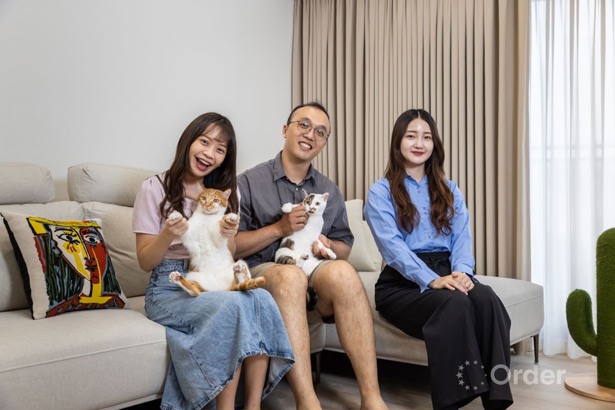 歐德設計師謝昀蓁(右)為網紅小張(左)與阿舜(中),打造奶油風夢幻貓宅。