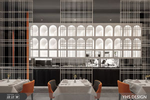 挑高複層餐飲空間動線規劃，黑白基調法式風的高端設計美學_視覺圖