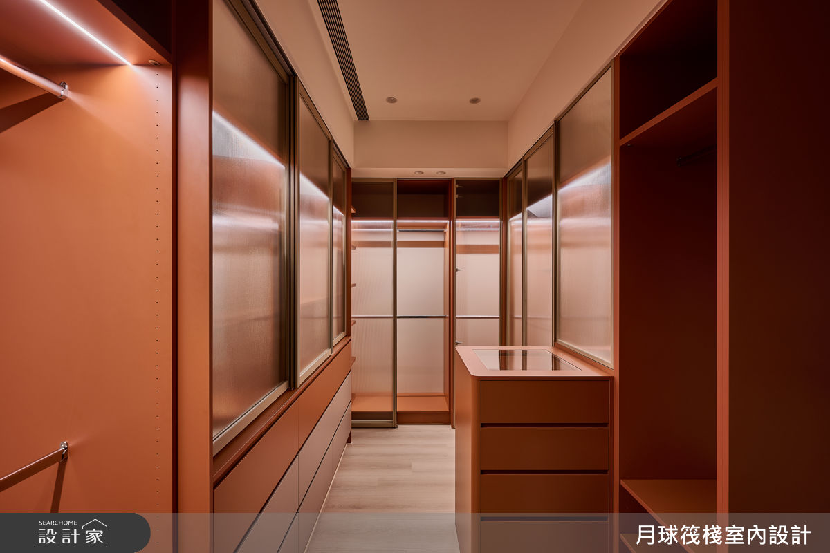 70坪毛胚屋＿混搭風更衣間案例圖片＿月球筏棧室內設計＿月球筏棧_09.藏色收藏家之32