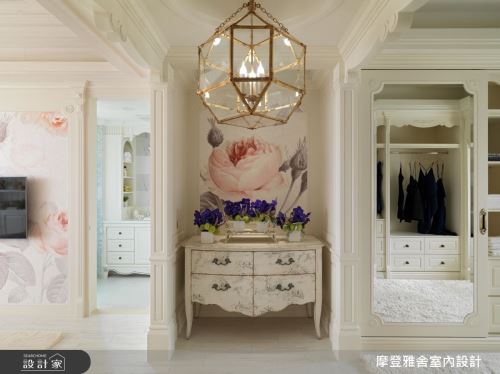 摩登雅舍_65 女神屋主圓夢了 收藏多款高級燈具的新古典度假宅_新古典