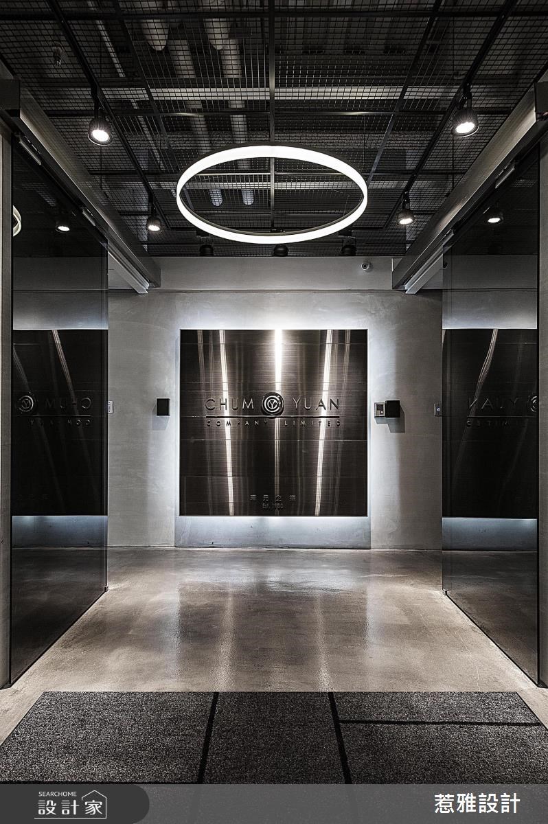打開水泥盒子 看見微奢華 Loft 風商空設計