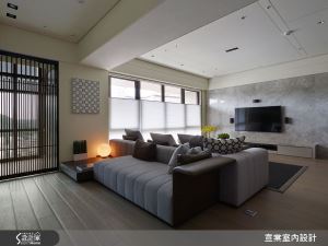 客廳沙發這樣擺！在現代風景觀度假宅坐享2種情境_視覺圖
