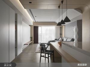 25坪現代禪風的兩人世界，白色、木質與造型立面創造實用好住的簡潔之家_視覺圖
