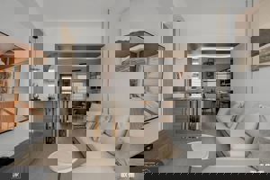 棒球魂不滅！25坪單身宅翻轉樑柱限制，住進球迷專屬的運動酒吧_視覺圖