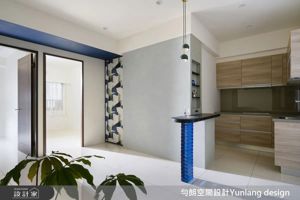 單身貴族的14坪秘密基地超有個性！藍色Ｘ吧台Ｘ造型門片讓小宅獨領風騷_視覺圖