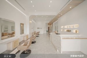 從新成屋出發，構築柔和光感商空!落腳室內設計以現代風重塑透天別墅美髮沙龍_視覺圖