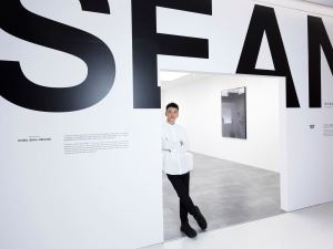 是髮廊也是美術館！藝術策展人周世雄打造全台灣第一個理髮廳美術館_視覺圖