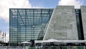 高透光材質讓牆體透亮無比_視覺圖