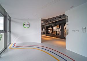 用 PVC 塑膠地板打造高質感空間，住宅、飯店、診所、圖書館地材靠它！_視覺圖