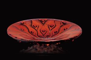 靈蛇優美線條 水晶盤展露無遺_視覺圖