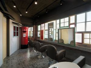 【TV】闖入愛麗絲夢遊仙境，任意門穿梭魔「髮」空間_視覺圖