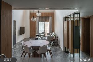 挑高視野 X 溫潤木皮 X 光的表情 老屋蛻變樓中樓嶄新風貌_視覺圖