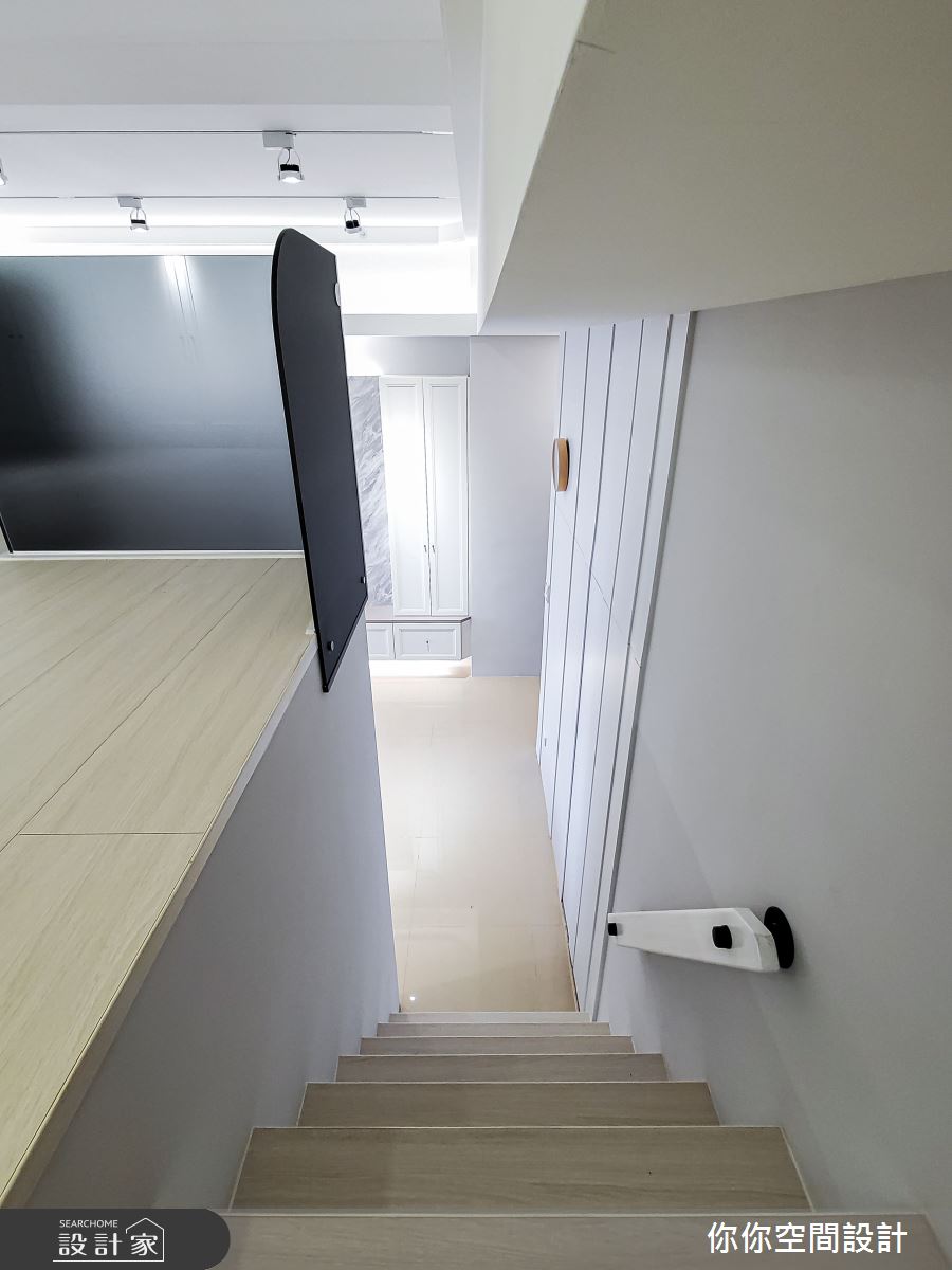 16坪中古屋(5~15年)＿美式風樓梯案例圖片＿你妳國際空間設計有限公司＿17你妳設計_新北16坪美式風之25