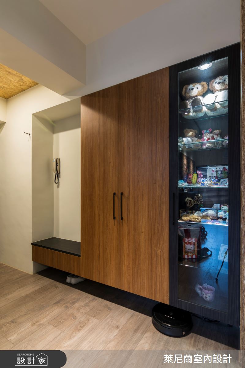 26坪中古屋(5~15年)＿工業風玄關案例圖片＿萊尼薾室內設計有限公司＿萊尼薾_01之2