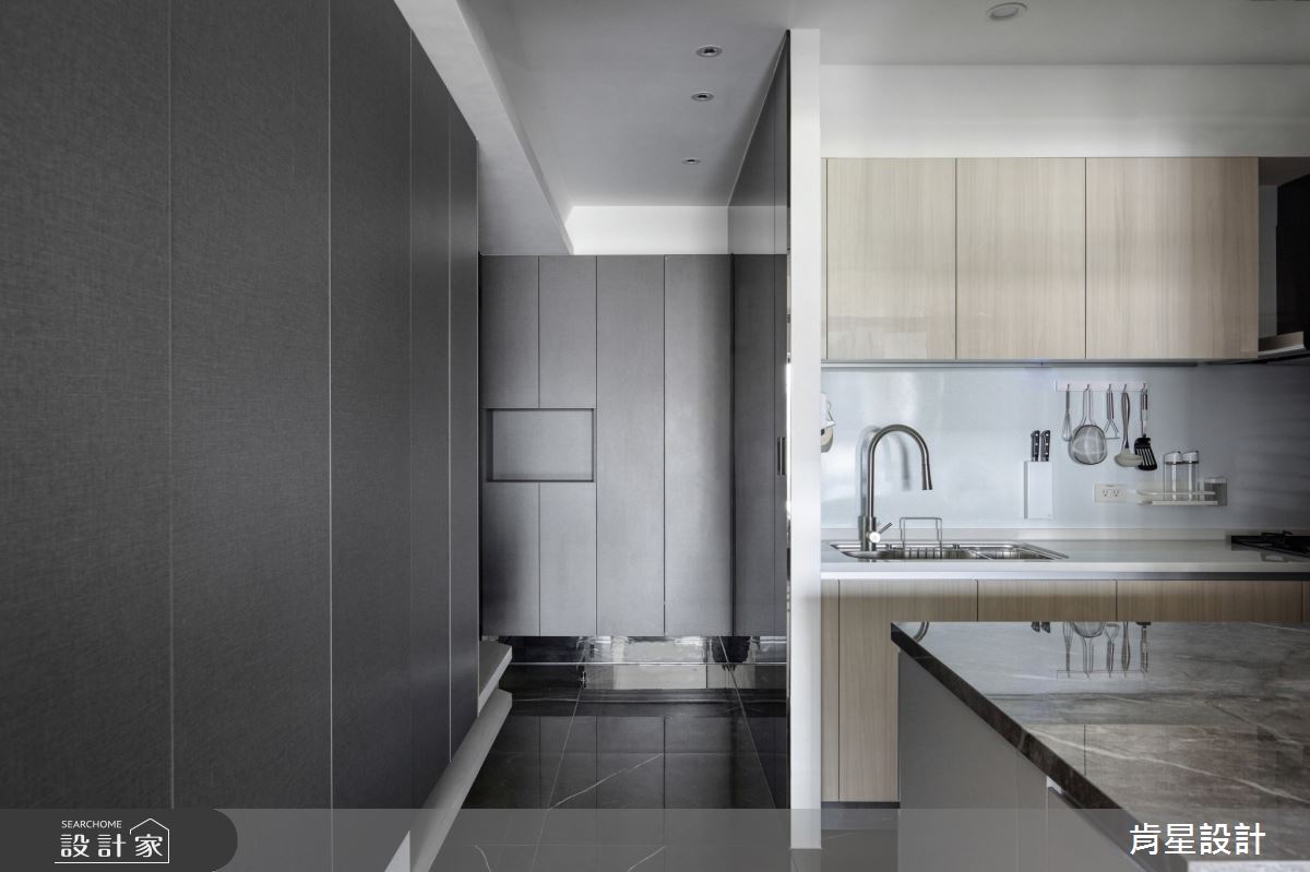 25坪新成屋(5年以下)＿現代風玄關廚房中島案例圖片＿肯星設計＿肯星_20明度連結lightness link之4