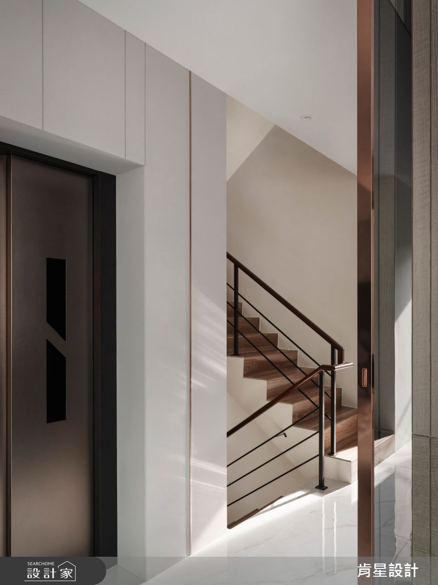 95坪新成屋(5年以下)＿輕奢風樓梯走廊案例圖片＿肯星設計＿肯星_23線光Line Light之22