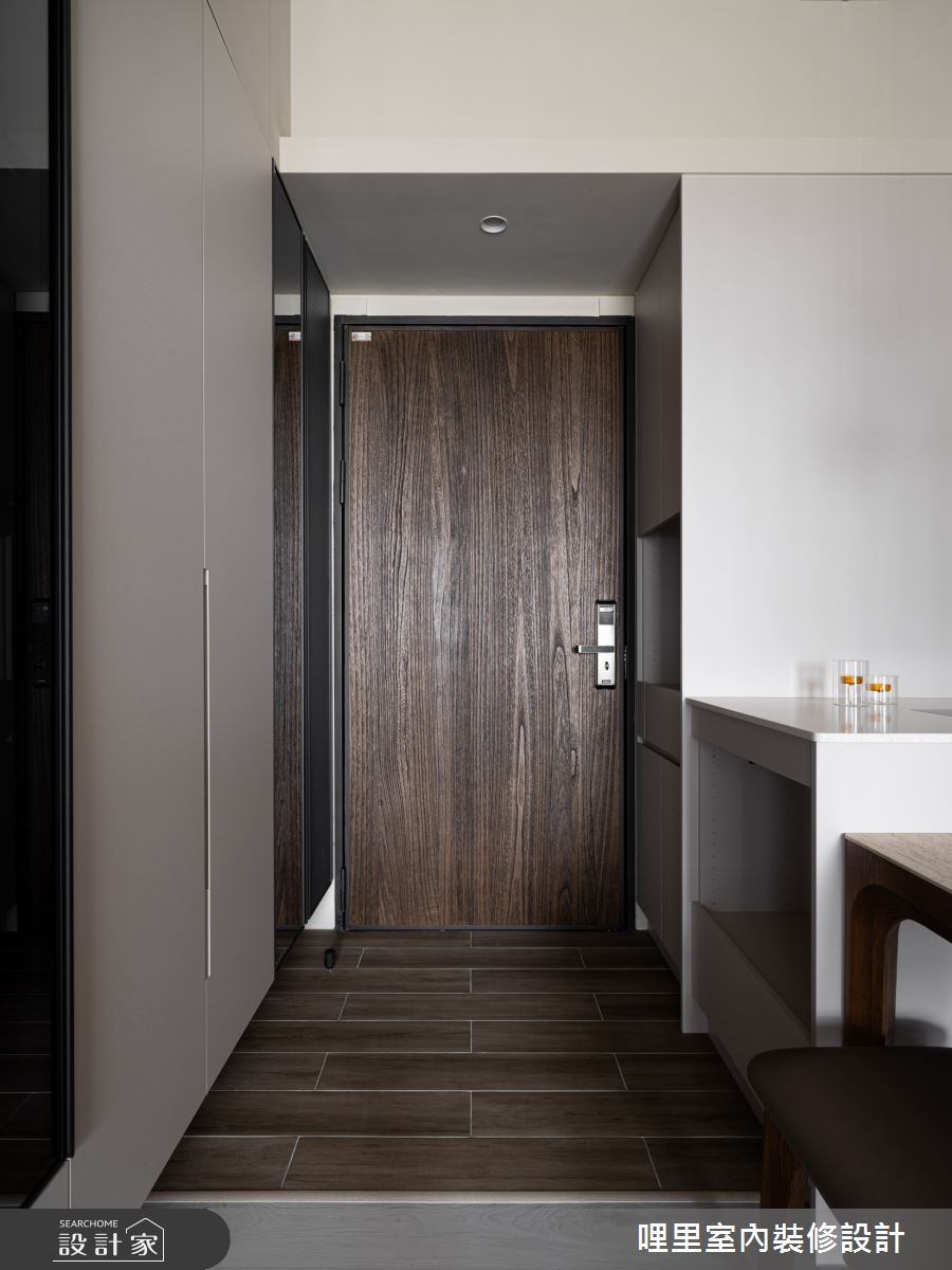 23坪預售屋＿現代風玄關案例圖片＿哩里室內裝修設計有限公司＿哩里_39.靜映和光之1
