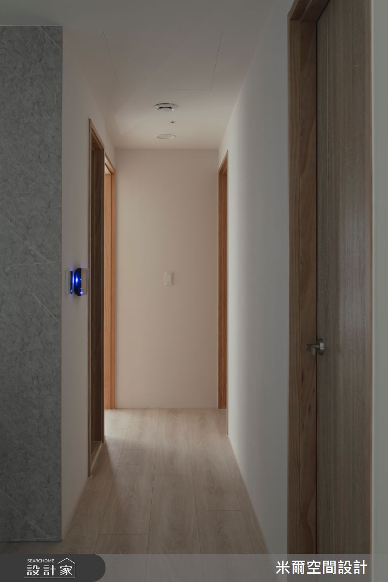 25坪新成屋(5年以下)＿現代風走廊案例圖片＿米爾空間設計＿米爾_線岱映像_新竹竹北之15