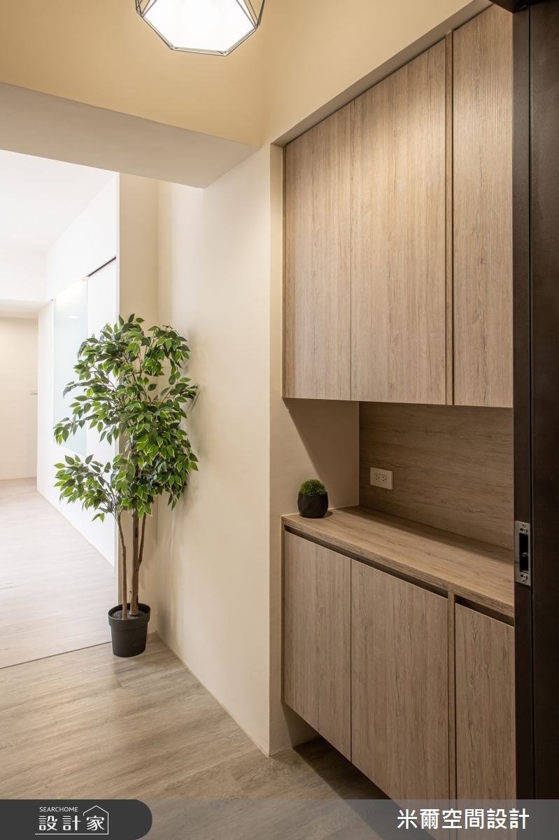 25坪新成屋(5年以下)＿現代風走廊案例圖片＿米爾空間設計＿米爾_現代利珞_新竹竹北之13