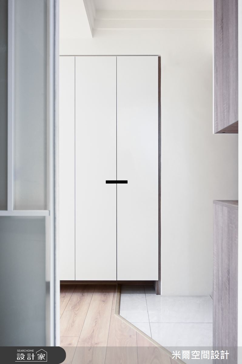 25坪新成屋(5年以下)＿現代風玄關案例圖片＿米爾空間設計＿米爾_大合富居_新竹之4
