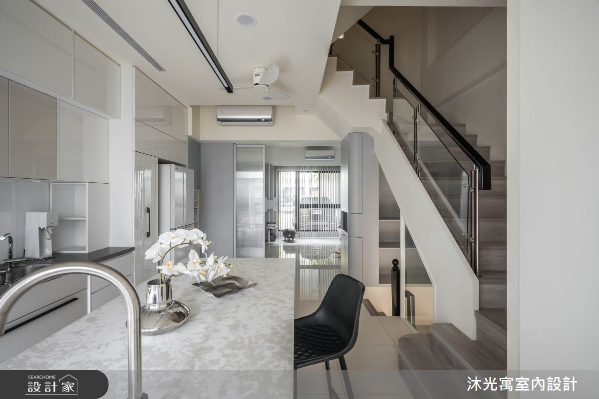 72坪新成屋(5年以下)＿現代風餐廳廚房樓梯中島案例圖片＿沐光寓室內設計＿沐光寓_10之16