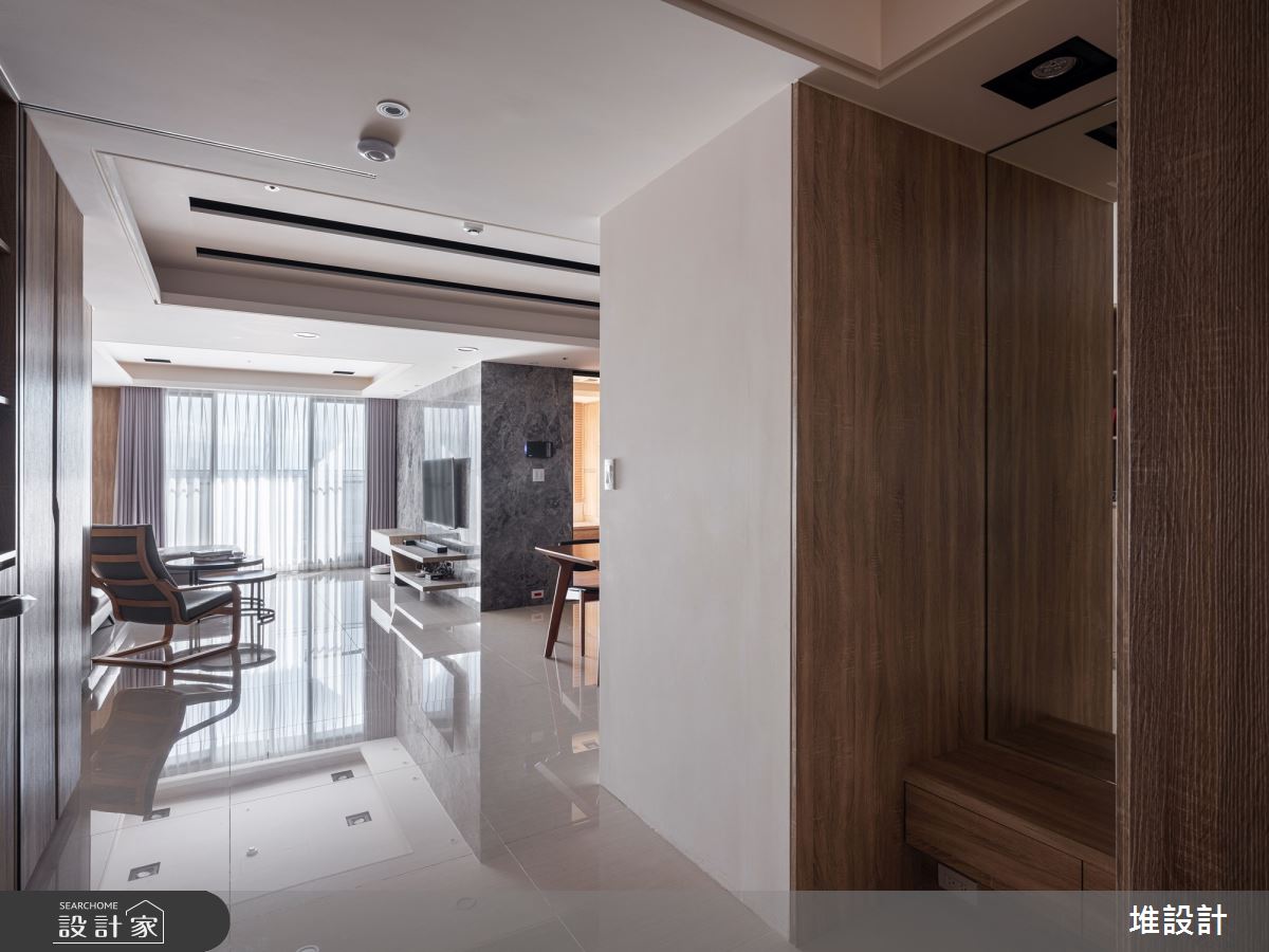 34坪新成屋(5年以下)＿現代風玄關客廳案例圖片＿堆設計室內裝修＿堆設計_01之1