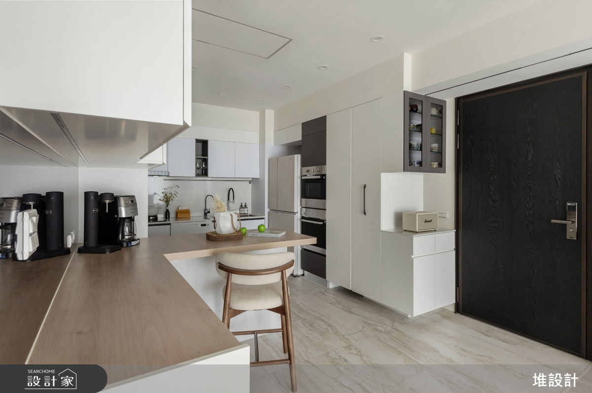 50坪新成屋(5年以下)＿現代簡約風玄關餐廳廚房吧檯中島案例圖片＿堆設計室內裝修＿堆設計_24之5