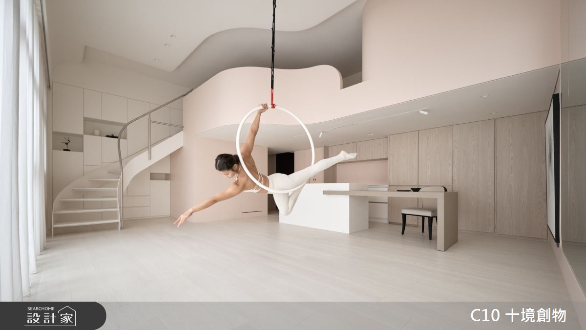 22坪新成屋(5年以下)＿奶油風客廳餐廳廚房樓梯家庭健身房中島案例圖片＿十境創物空間設計有限公司＿十境_浮光・練習曲之4