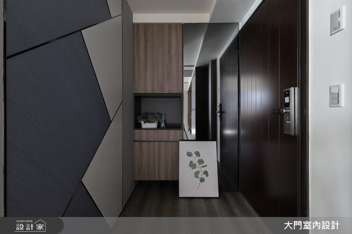 32坪新成屋(5年以下)＿現代風玄關案例圖片＿大門室內裝修設計工程有限公司＿大門_午夜藍調之2