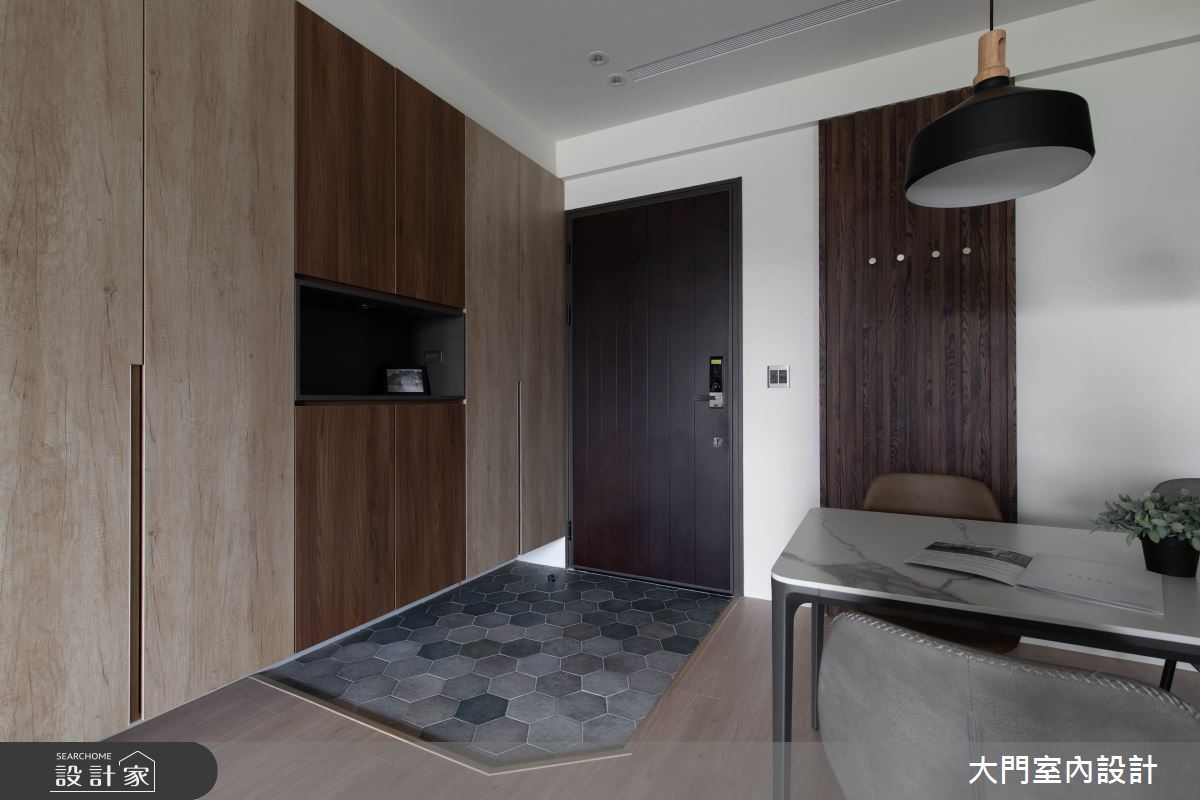 45坪新成屋(5年以下)＿現代風玄關案例圖片＿大門室內裝修設計工程有限公司＿大門_詹姆斯貝之1