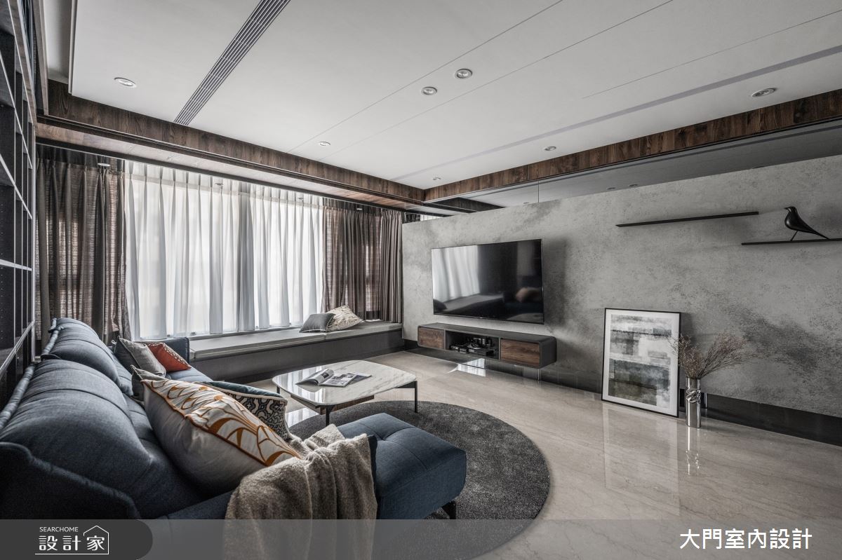 43坪中古屋(5~15年)＿現代風客廳臥榻案例圖片＿大門室內裝修設計工程有限公司＿大門_質域・淬鍊之5