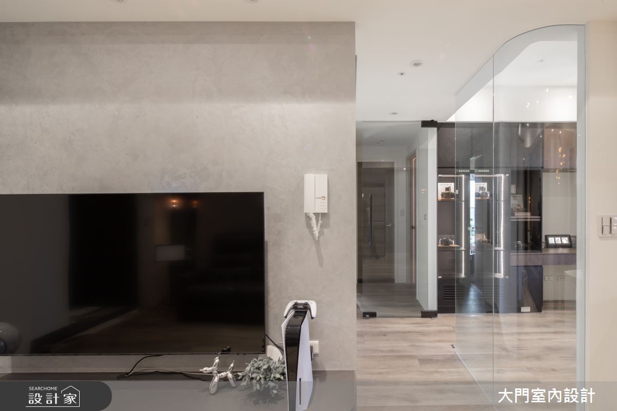 14坪新成屋(5年以下)＿現代風客廳案例圖片＿大門室內裝修設計工程有限公司＿大門_日暈之11