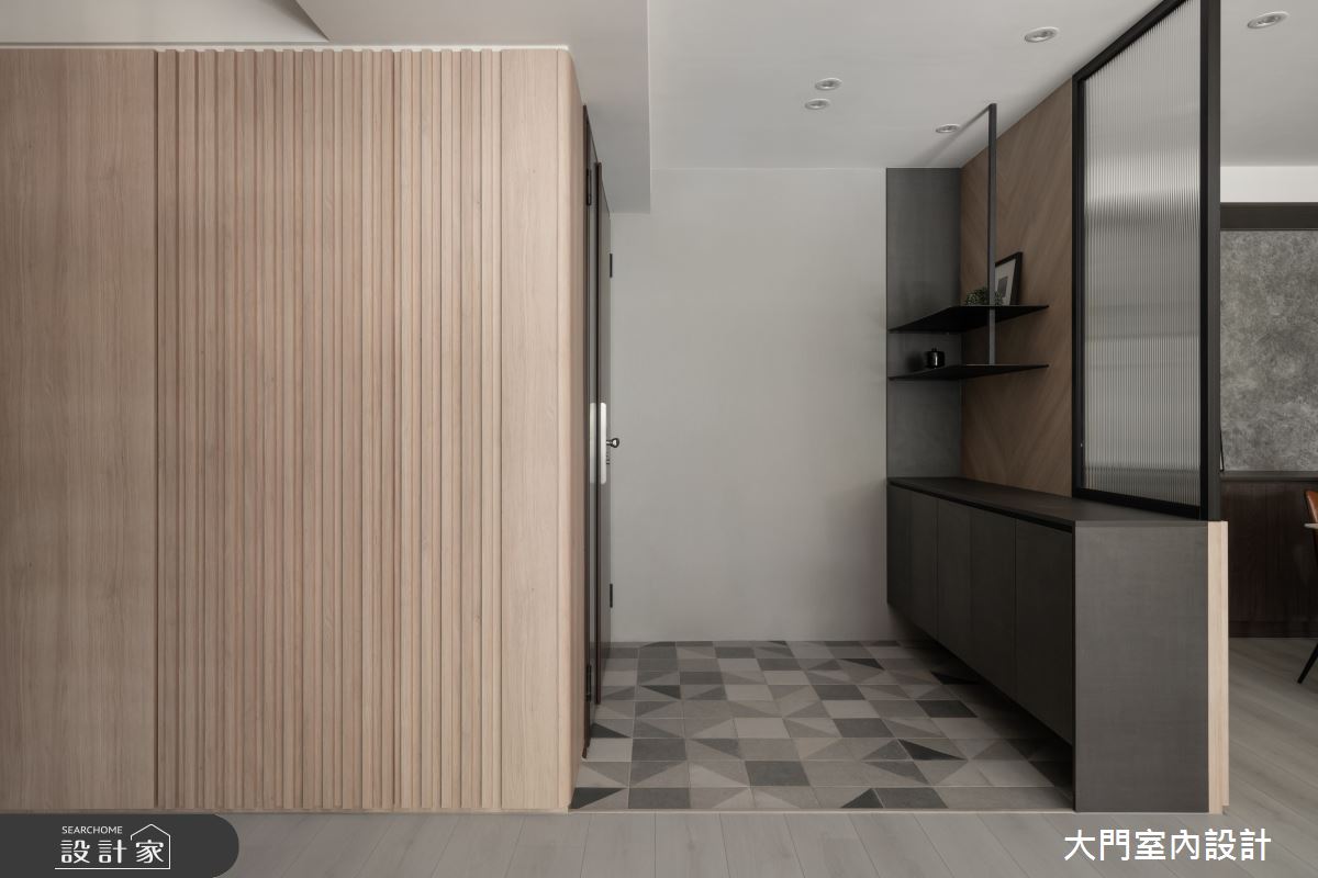 40坪新成屋(5年以下)＿現代風玄關案例圖片＿大門室內裝修設計工程有限公司＿大門_御伽草紙之1
