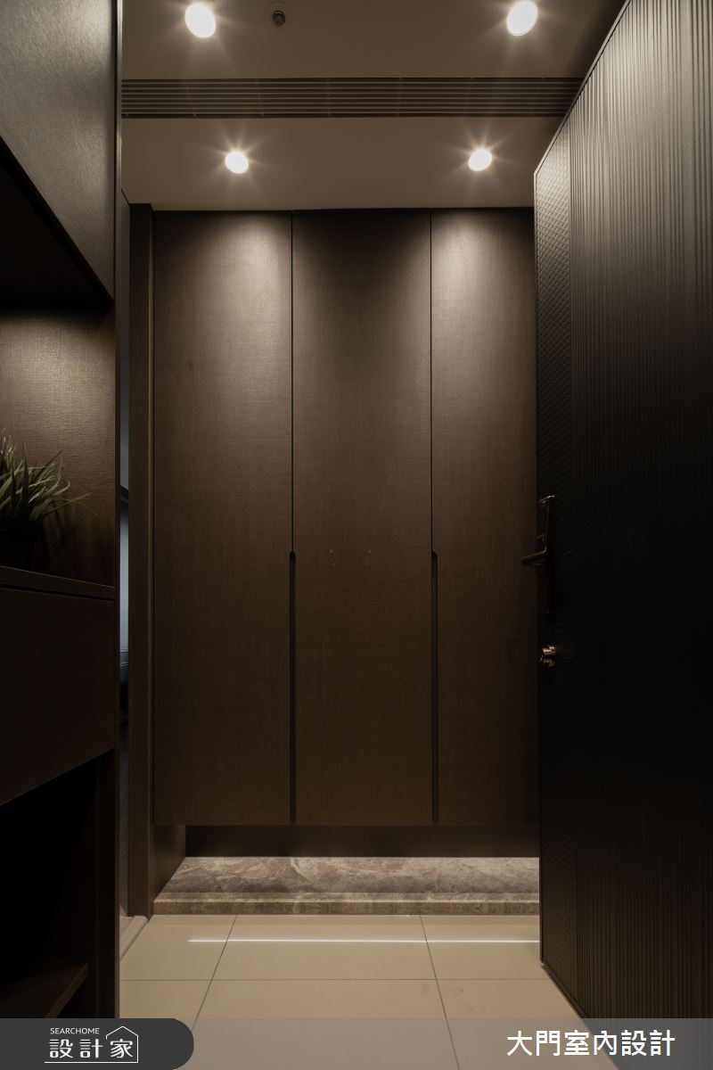 25坪新成屋(5年以下)＿美式風玄關案例圖片＿大門室內裝修設計工程有限公司＿大門_費茲之3