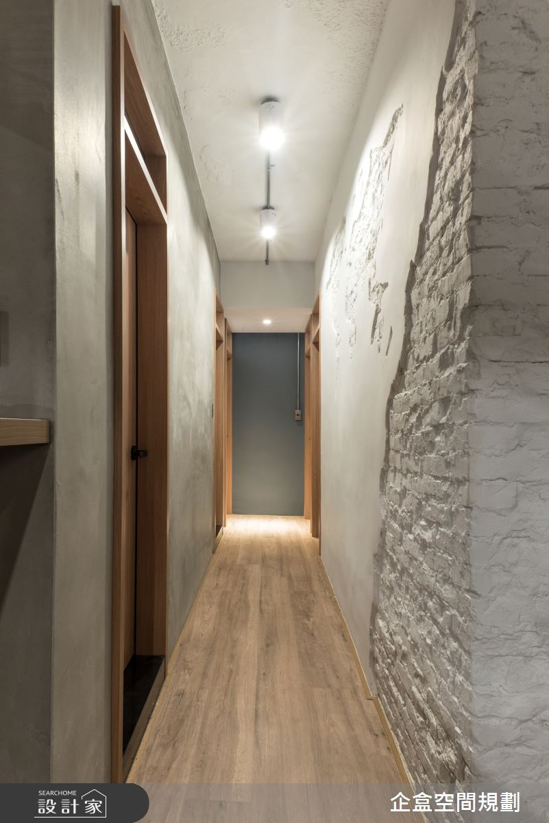 30坪老屋(41~50年)＿工業風走廊案例圖片＿企盒空間規劃工作室＿企盒_10.台北-30坪老屋之23
