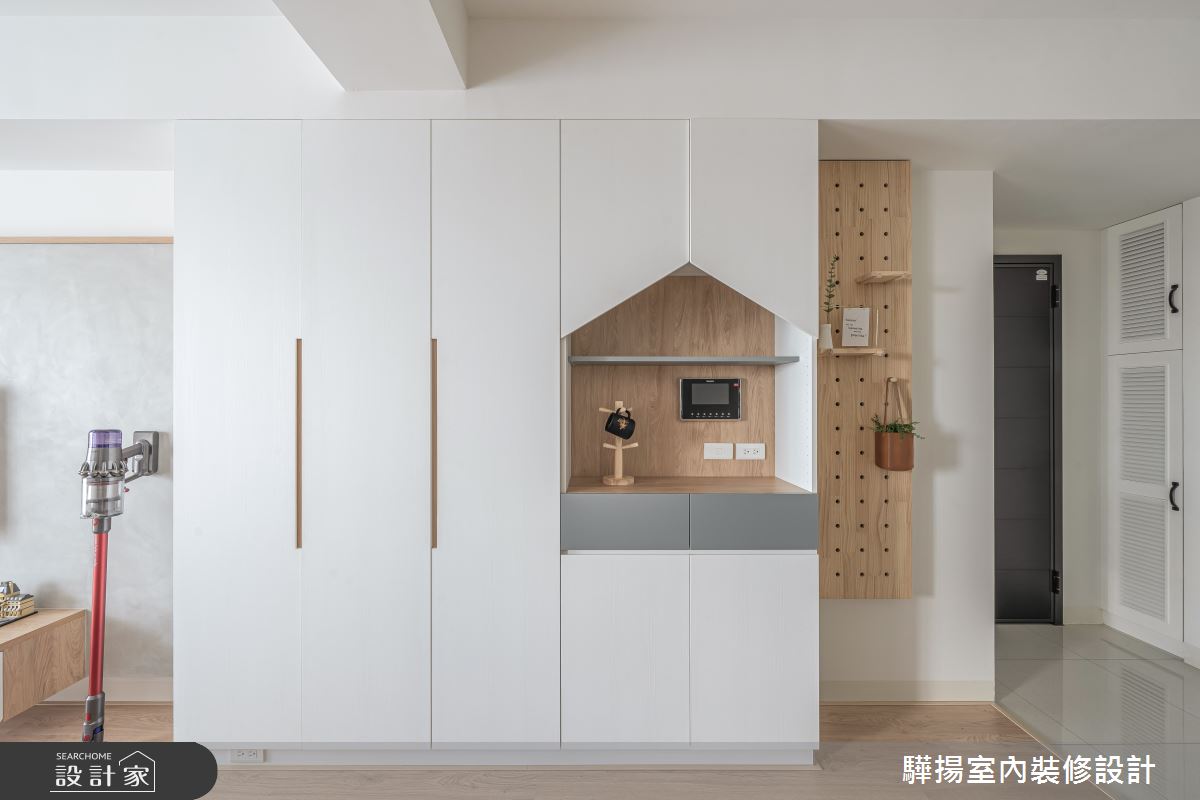 17坪新成屋(5年以下)＿現代風玄關案例圖片＿驊揚室內裝修設計有限公司＿驊揚_65心灣LRT之1