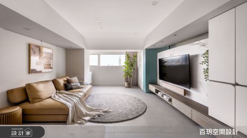 百玥_墨白色的天空_混搭風