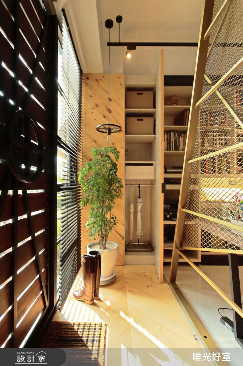 24坪老屋(16~30年)＿工業風玄關案例圖片＿唯光好室 VHouse＿唯光好室_溫馨如家的工作舞台之1