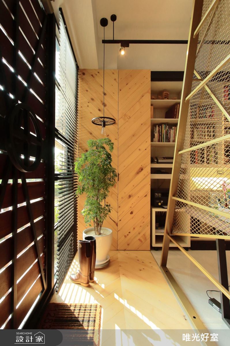 24坪老屋(16~30年)＿工業風玄關案例圖片＿唯光好室 VHouse＿唯光好室_溫馨如家的工作舞台之2