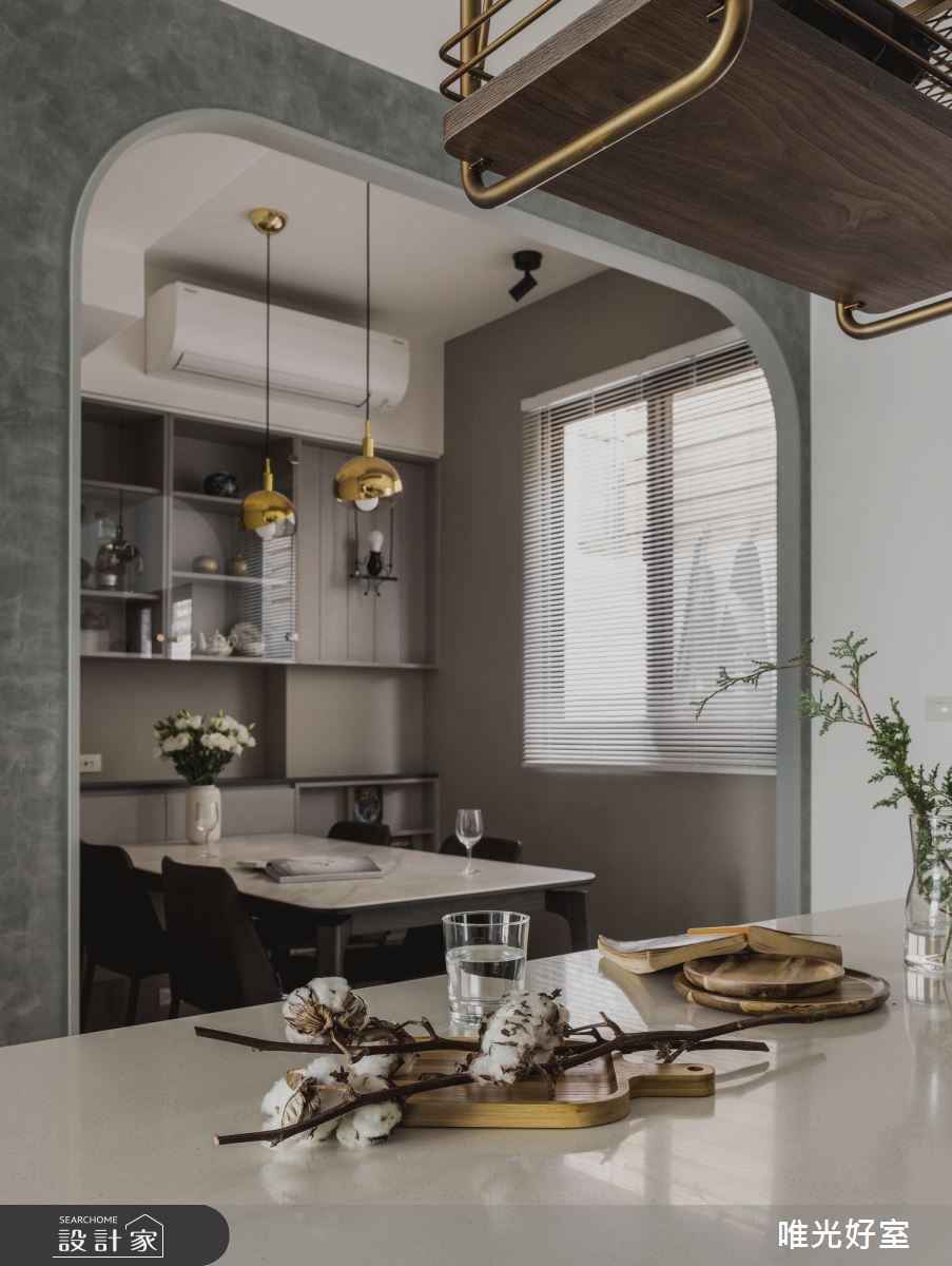 50坪新成屋(5年以下)＿典雅英倫風餐廳吧檯中島案例圖片＿唯光好室 VHouse＿唯光好室_藍調時光之8