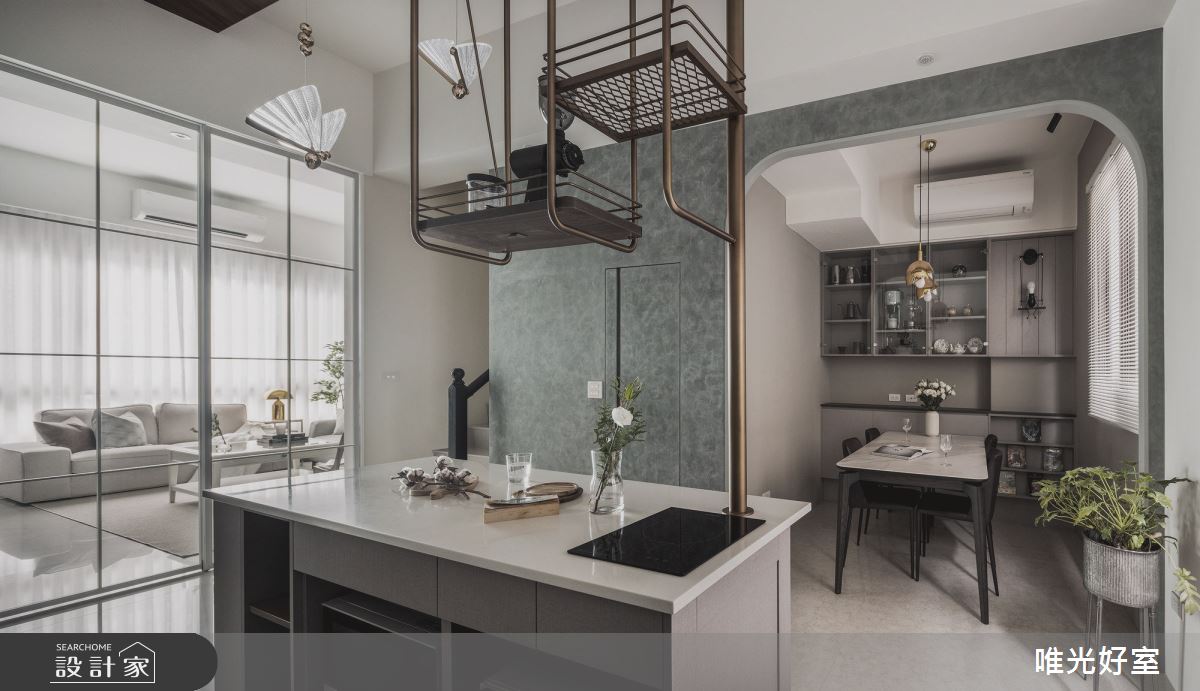 50坪新成屋(5年以下)＿典雅英倫風餐廳吧檯中島案例圖片＿唯光好室 VHouse＿唯光好室_藍調時光之9